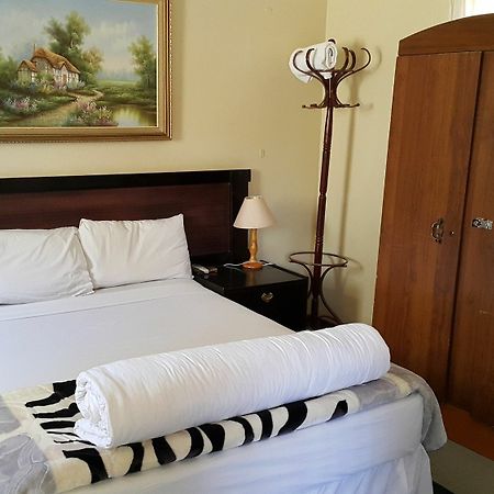 Planet Lodge 1 Gaborone Kültér fotó